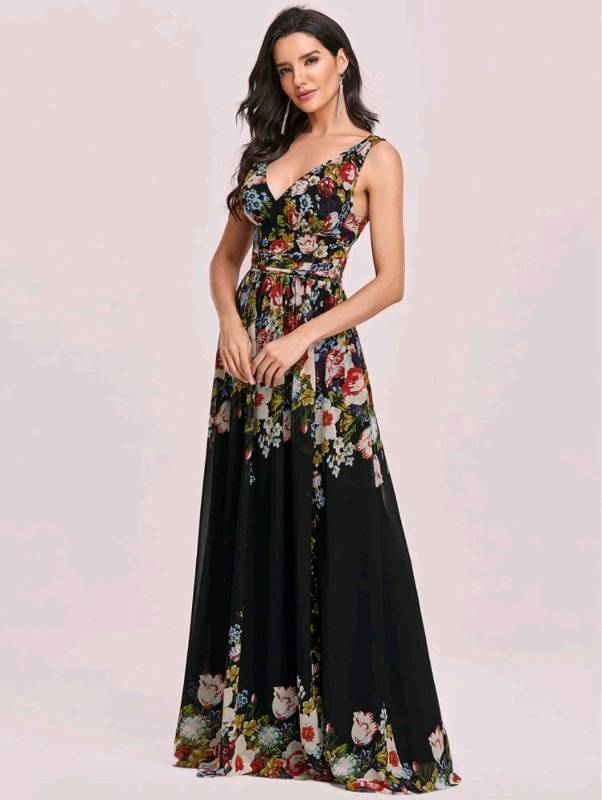 Vestido estampado floral negro con escote en V