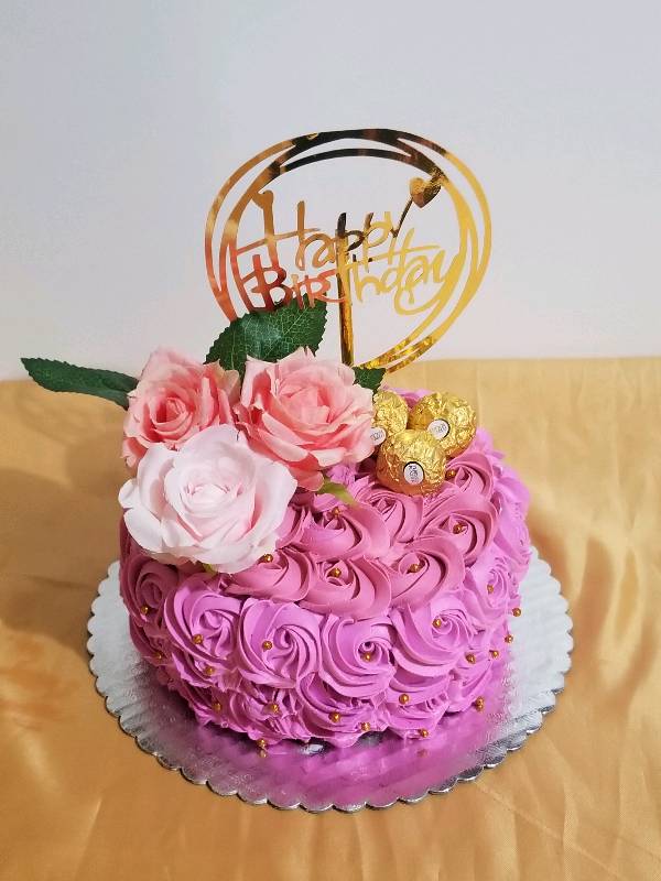 Pastel rosetones con flores en Tijuana