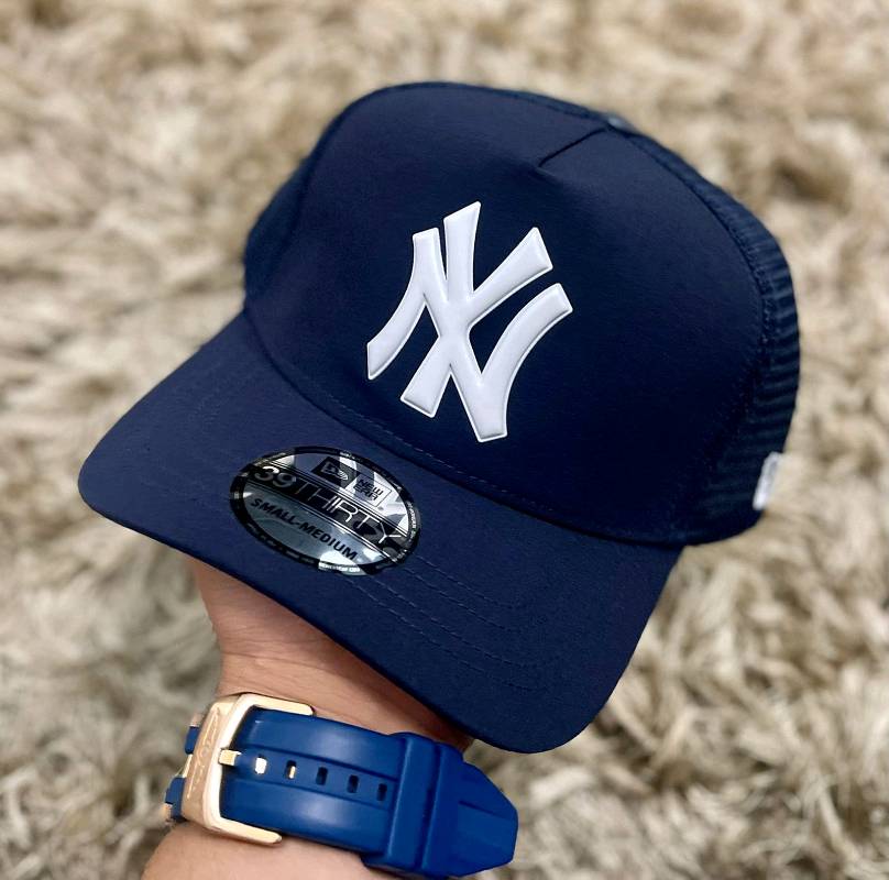 Gorras De Béisbol En Tienda En Nueva York Foto editorial - Imagen de masa,  manera: 107368286