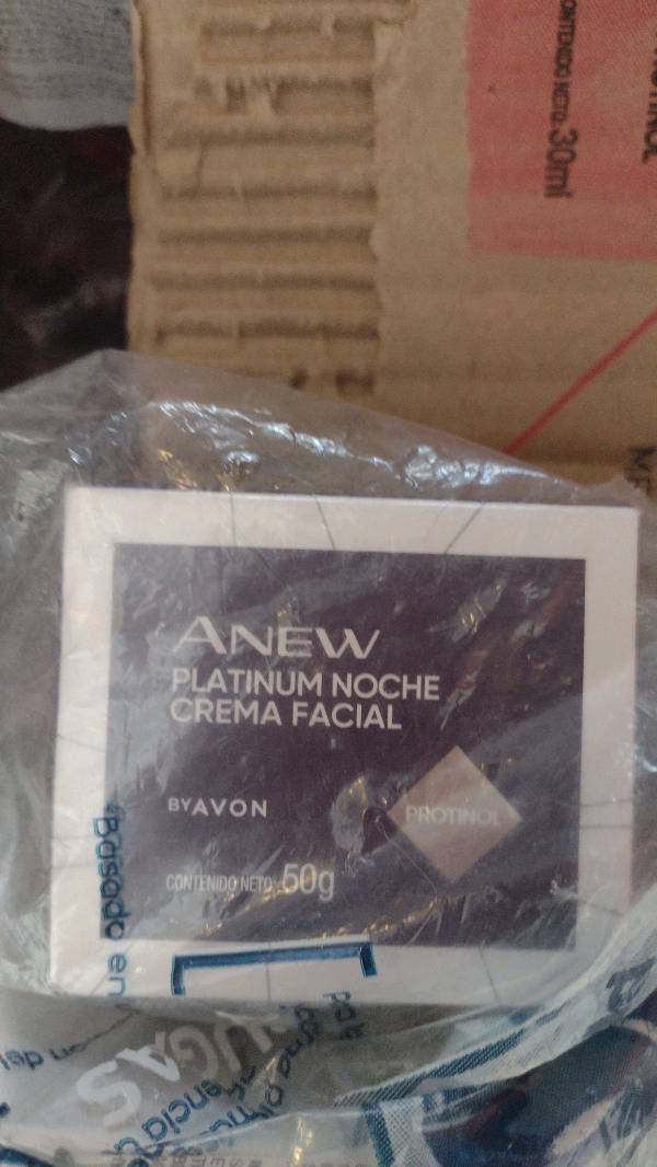 Crema Anew de día y de noche 