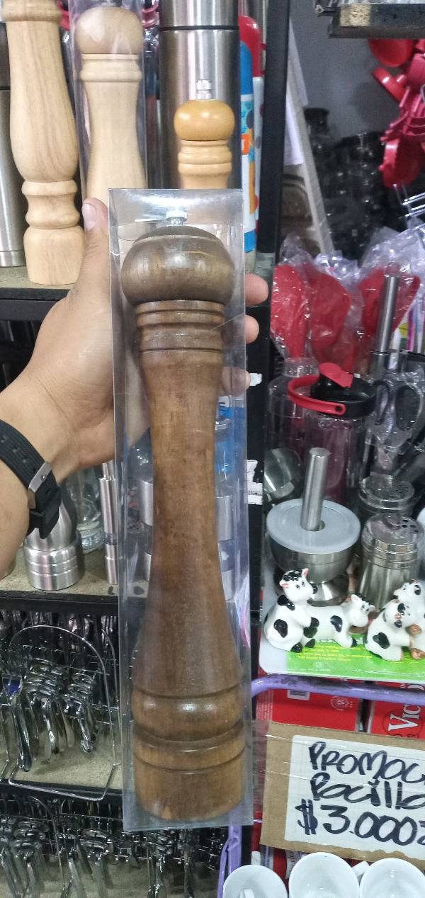 shoe_shop, vase, tobacco_shop