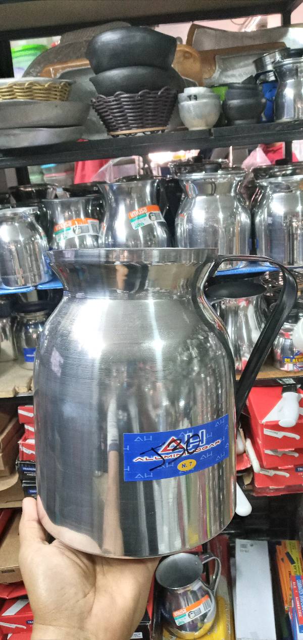 water_jug, teapot, measuring_cup