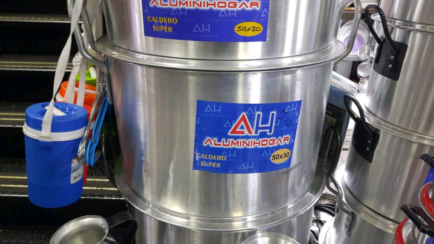 vacuum, rain_barrel, ashcan