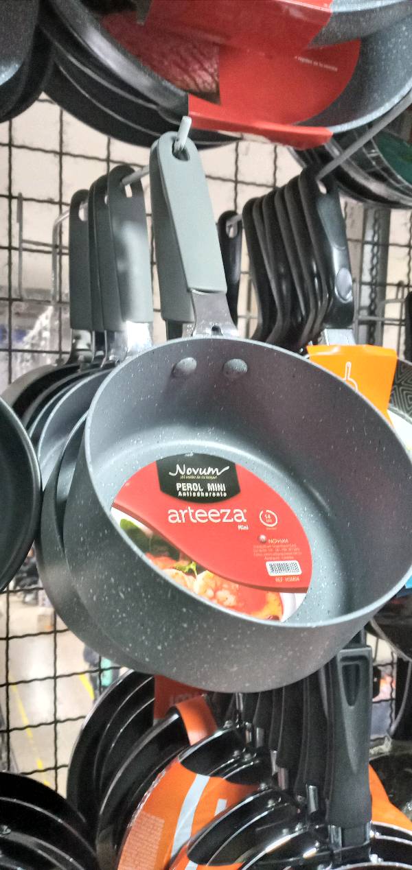 frying_pan, wok, spatula