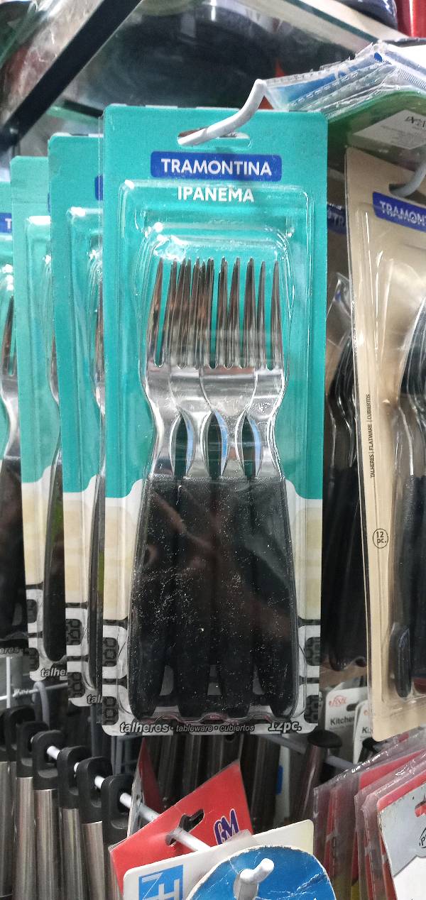 pop_bottle, carpenter's_kit, water_bottle