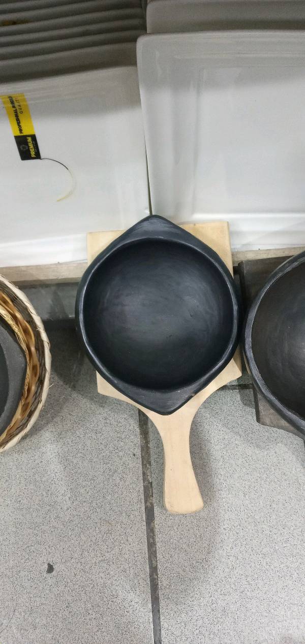 Crock_Pot, strainer, frying_pan