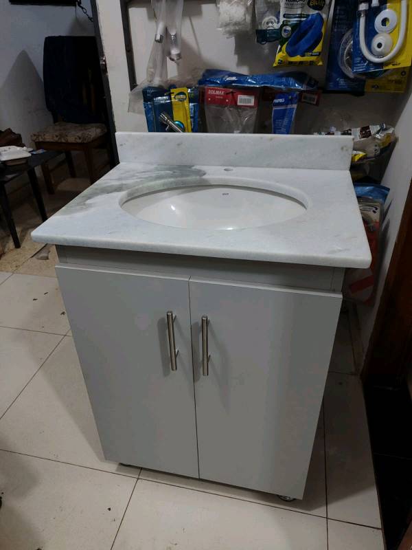 Mueble de baño con mesada de mármol 62x45 altura 85cm