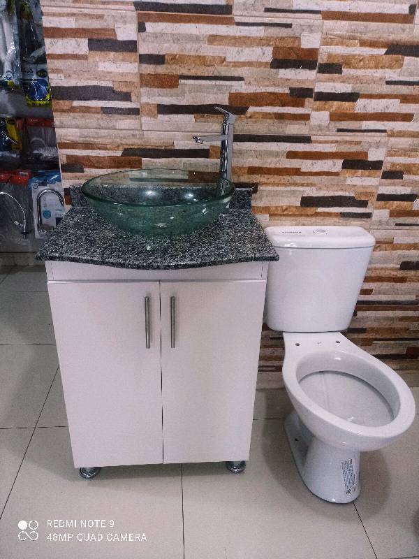 Combo más muebles baño con mesada de mármol más bacha de vidrio 