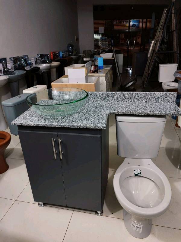 Combo muebles de baño con repisa mas Inodoro y cisterna 