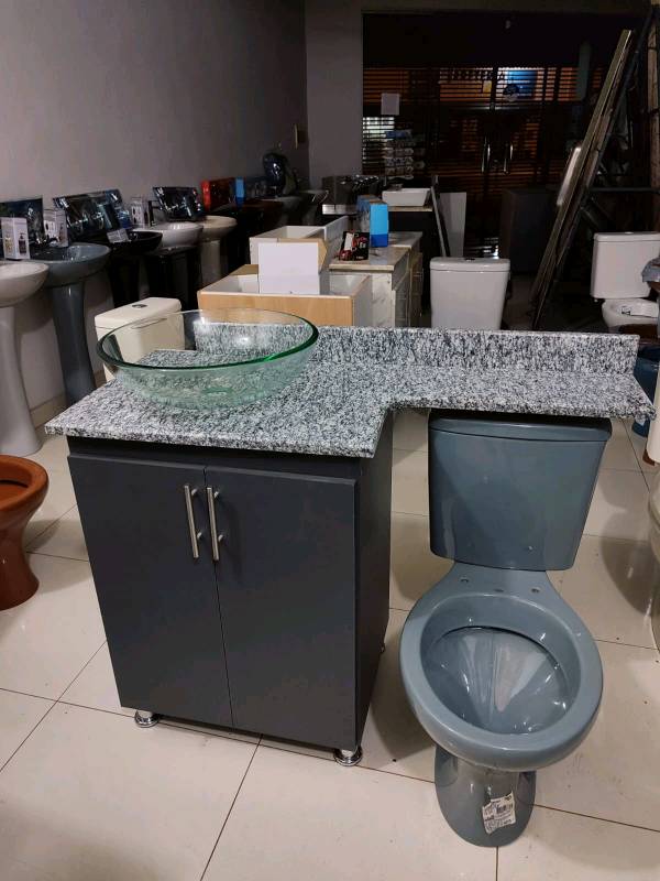 Combo muebles de baño con repisa mas Inodoro y cisterna 