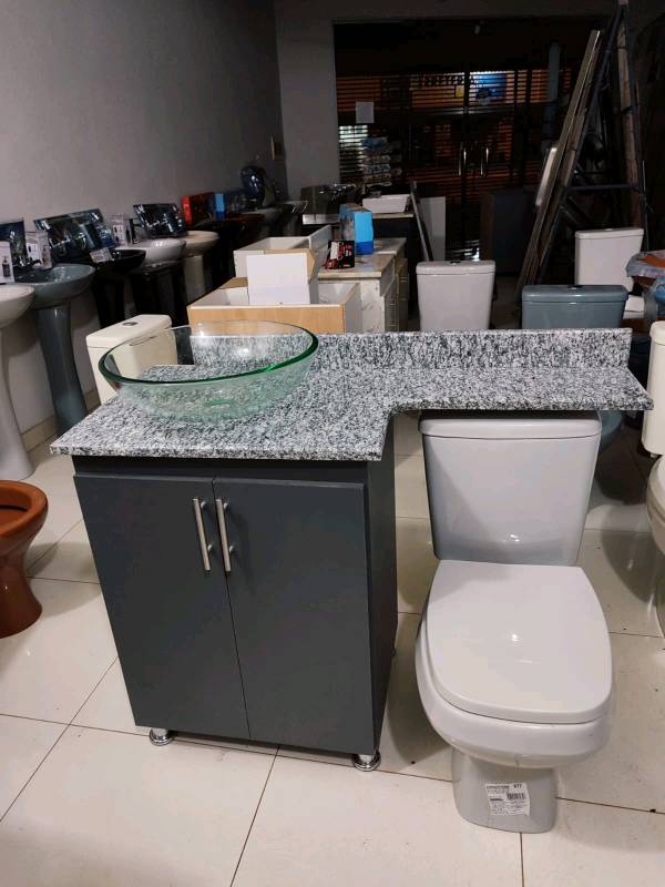 Combo muebles de baño con repisa mas Inodoro y cisterna 