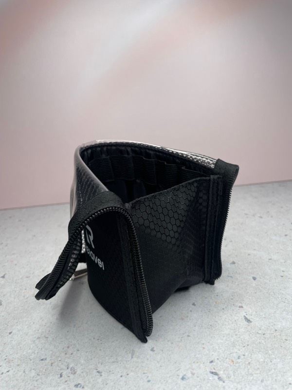 purse, pencil_box, wallet