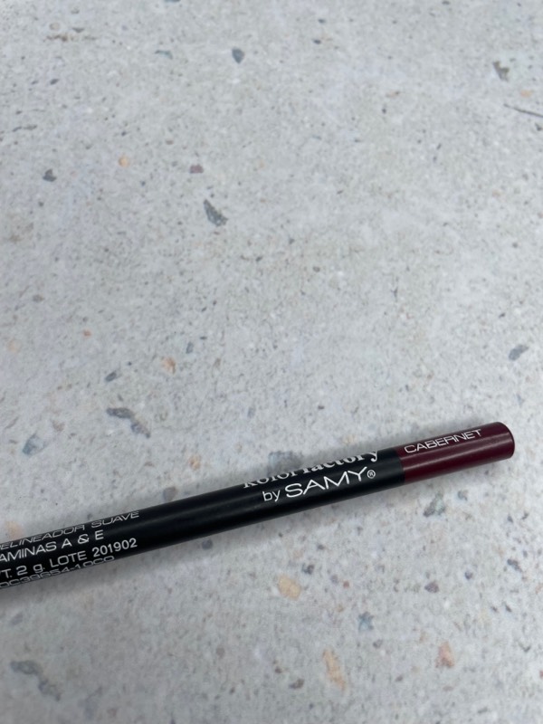 rubber_eraser, paintbrush, drumstick