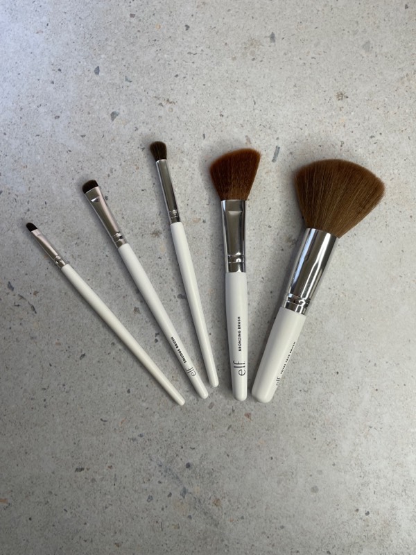paintbrush, face_powder, broom