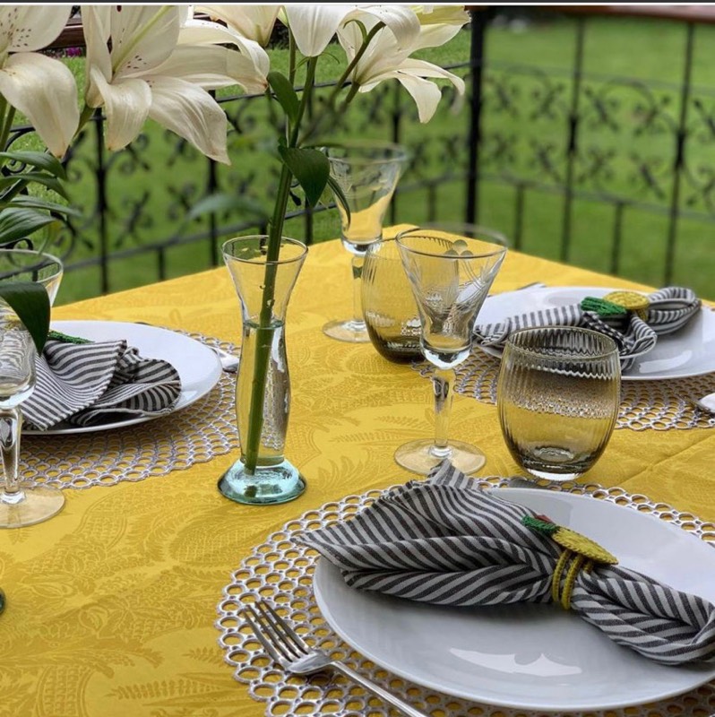 dining_table, altar, goblet