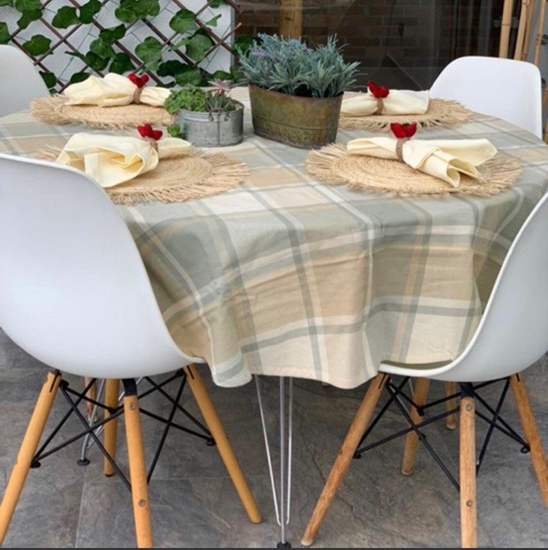 folding_chair, restaurant, dining_table