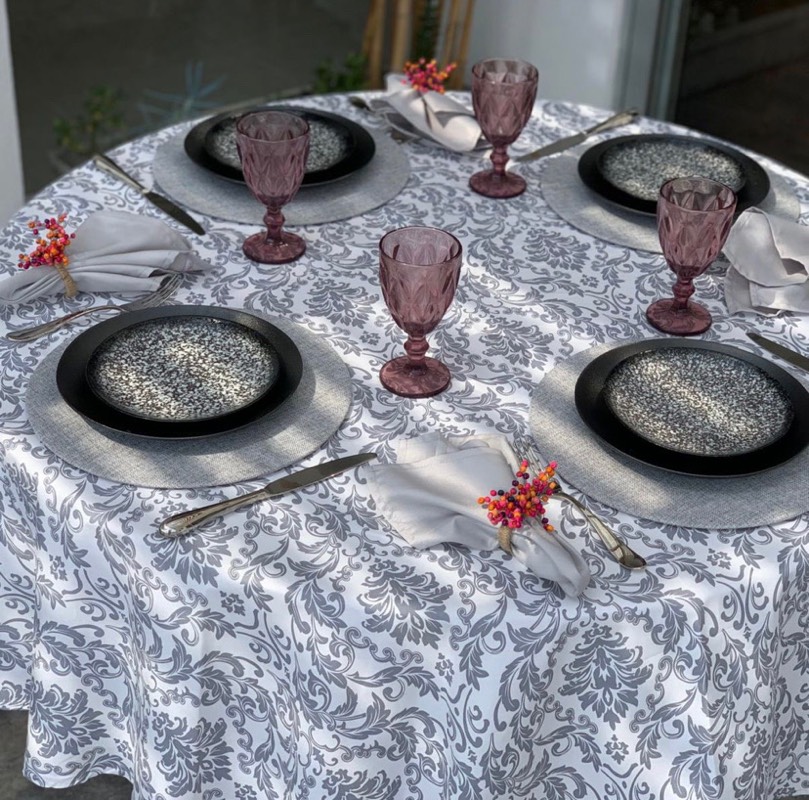 dining_table, restaurant, goblet