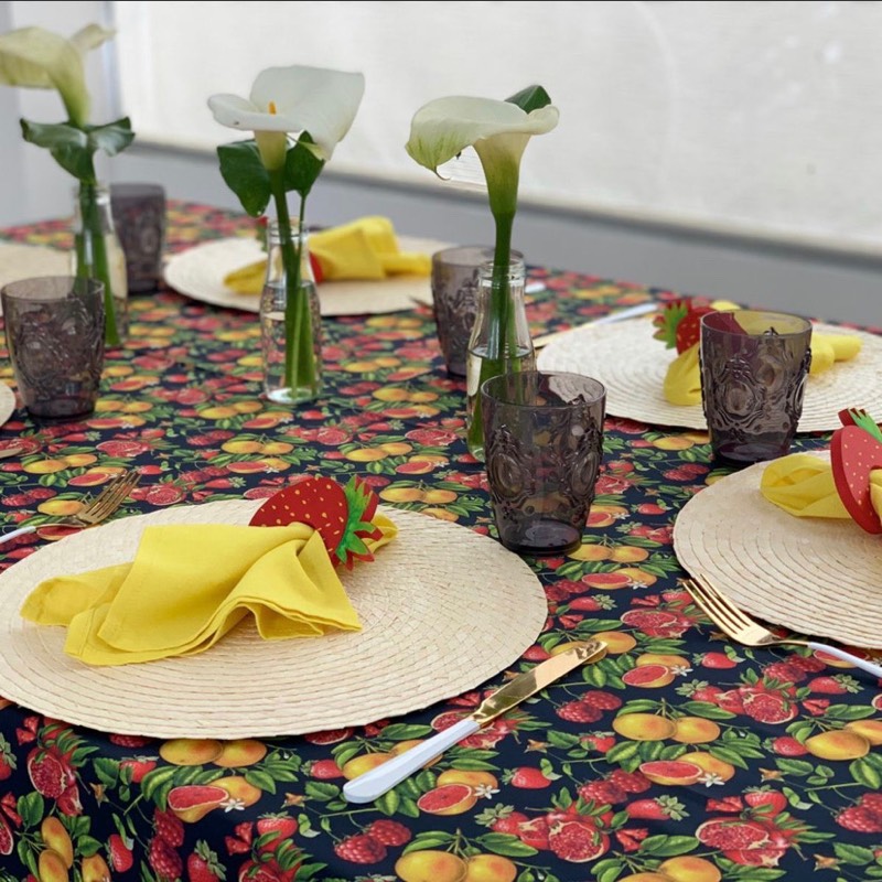 dining_table, sombrero, restaurant
