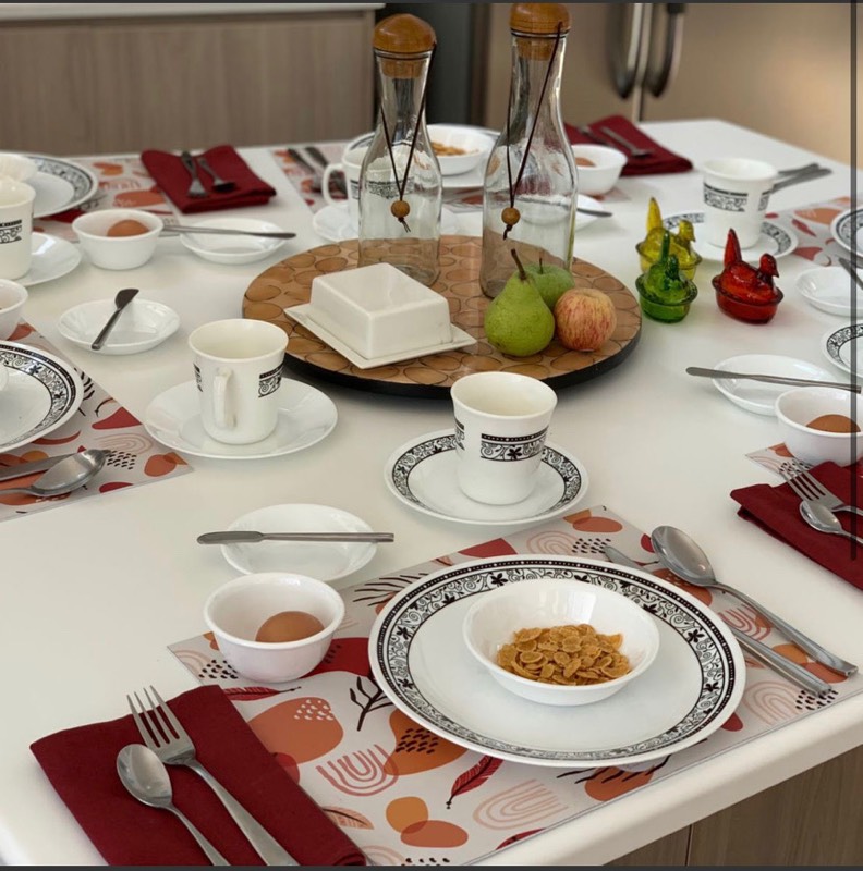 dining_table, plate, restaurant