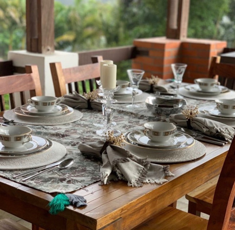 dining_table, restaurant, potter's_wheel