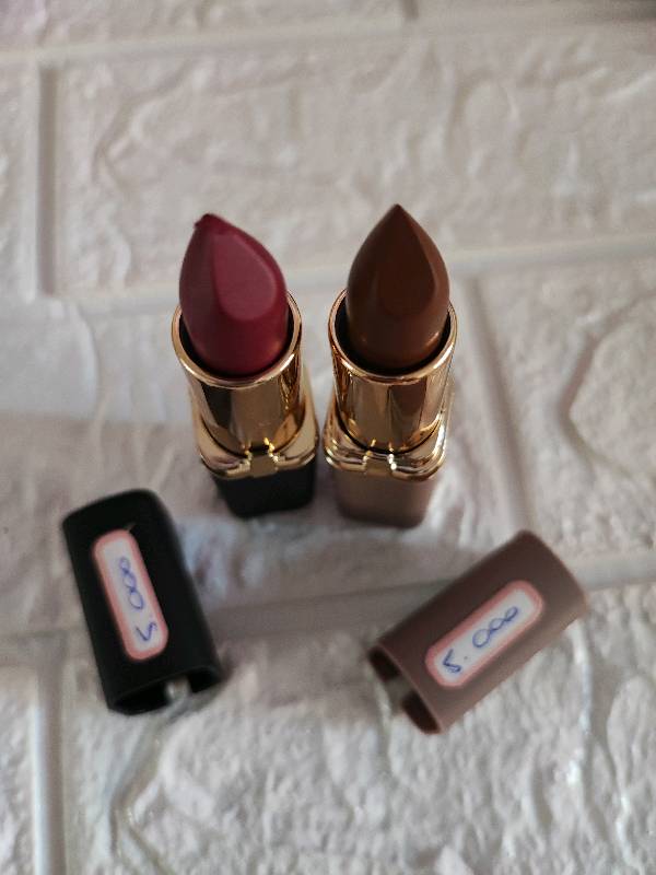 lipstick, cassette, face_powder