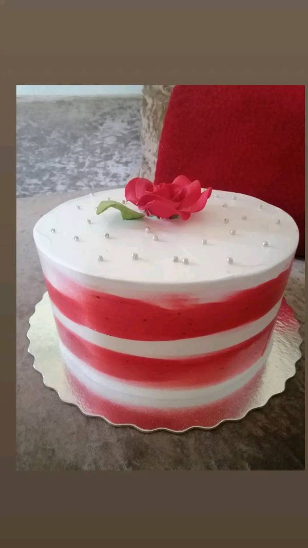 pastel rojo y blanco en Santo Domingo