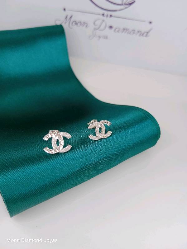 Aretes Chanel Diamantada✨