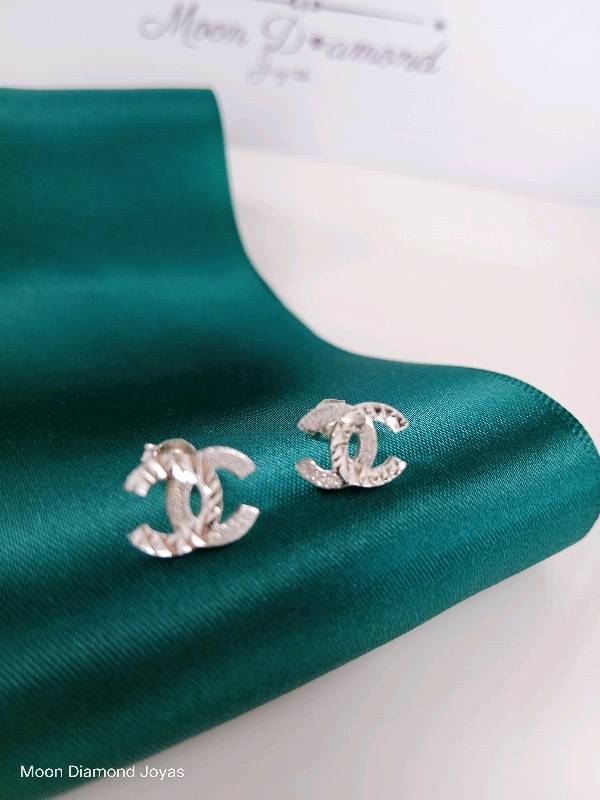 Aretes Chanel Diamantada✨