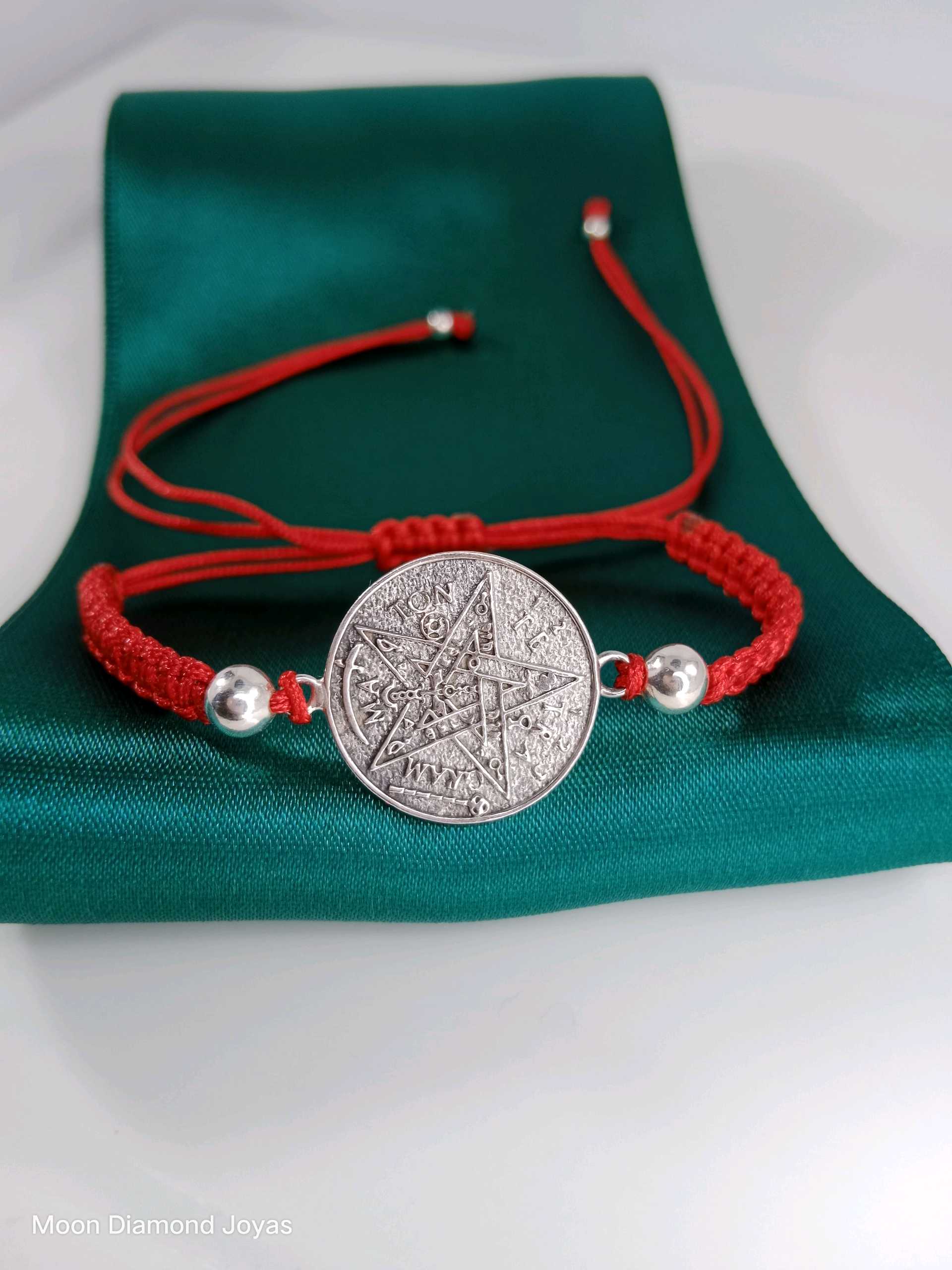 Tetragramaton Pulsera Roja