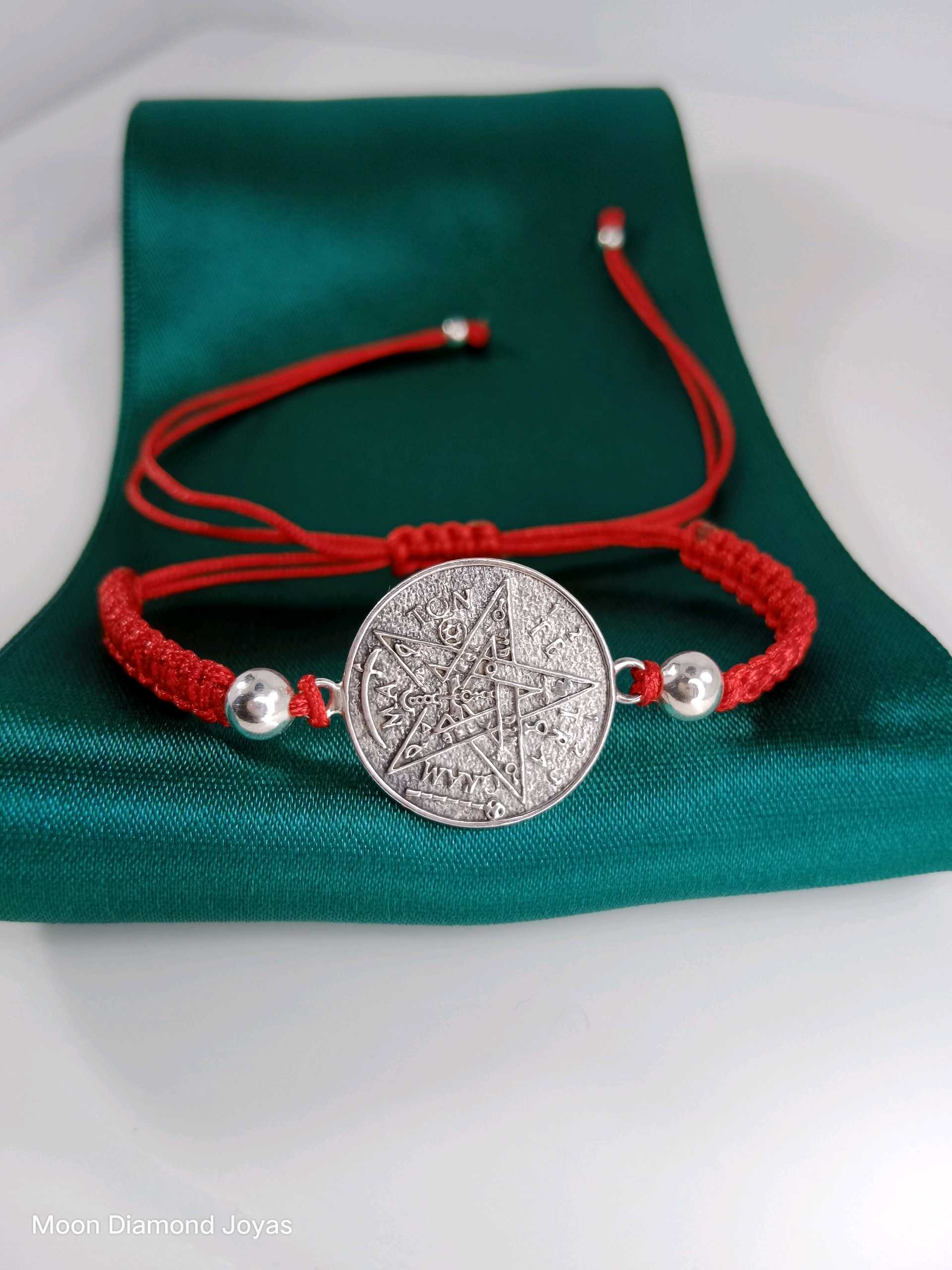 Tetragramaton Pulsera Roja