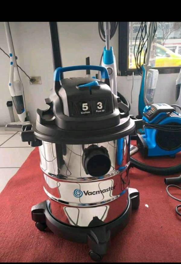 Máquina aspiradora con filtro de agua en Ambato