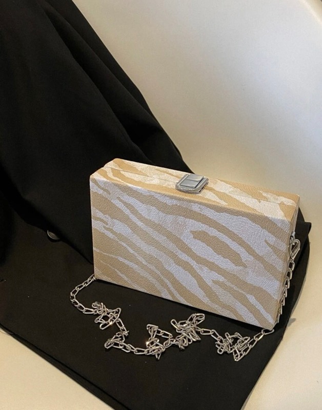 abaya, purse, envelope