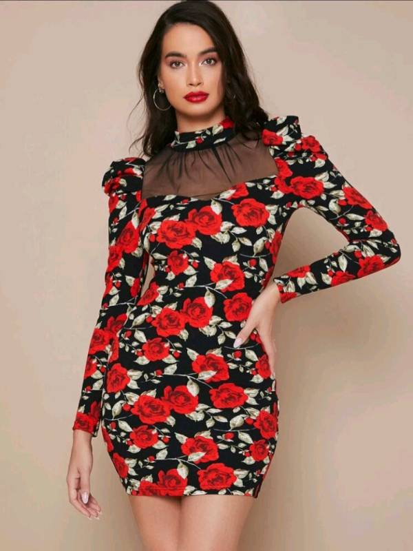 Vestido floral con malla transparente manga gigot cuello alto en