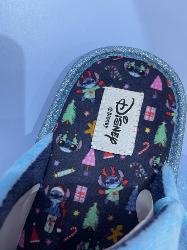 Pantuflas Stitch Navidad 