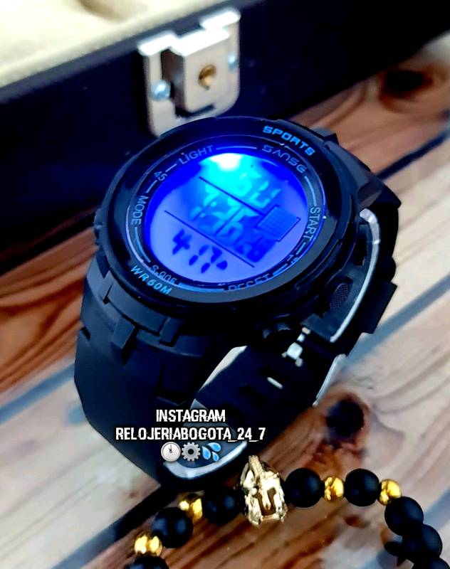 digital_watch, magnetic_compass, digital_clock