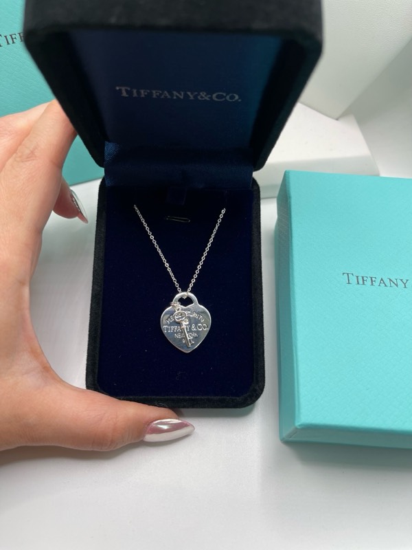 Colgante con etiqueta de corazón TIFFANY&CO.