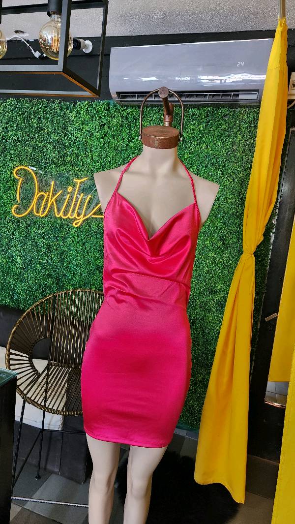 Vestido fucsia saten buche