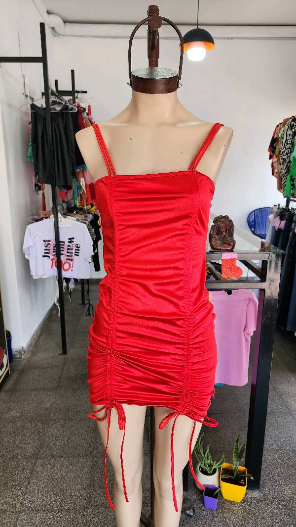Vestido saten con frunces