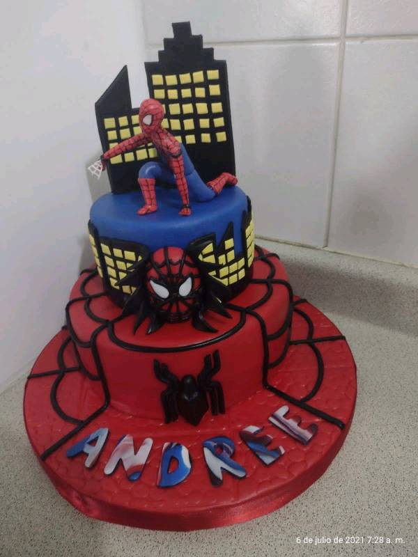 Torta de Spiderman en Lima