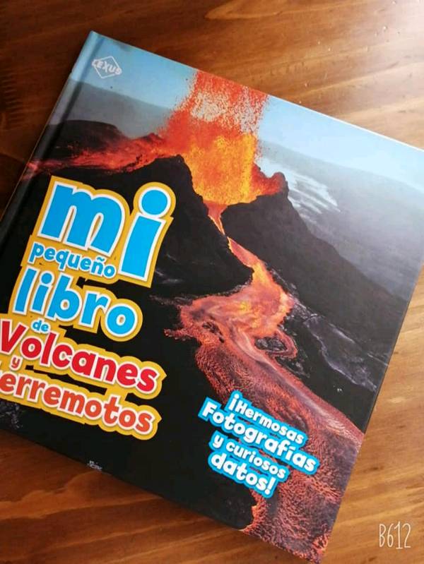 Mi pequeño libro de volcanes y terremotos