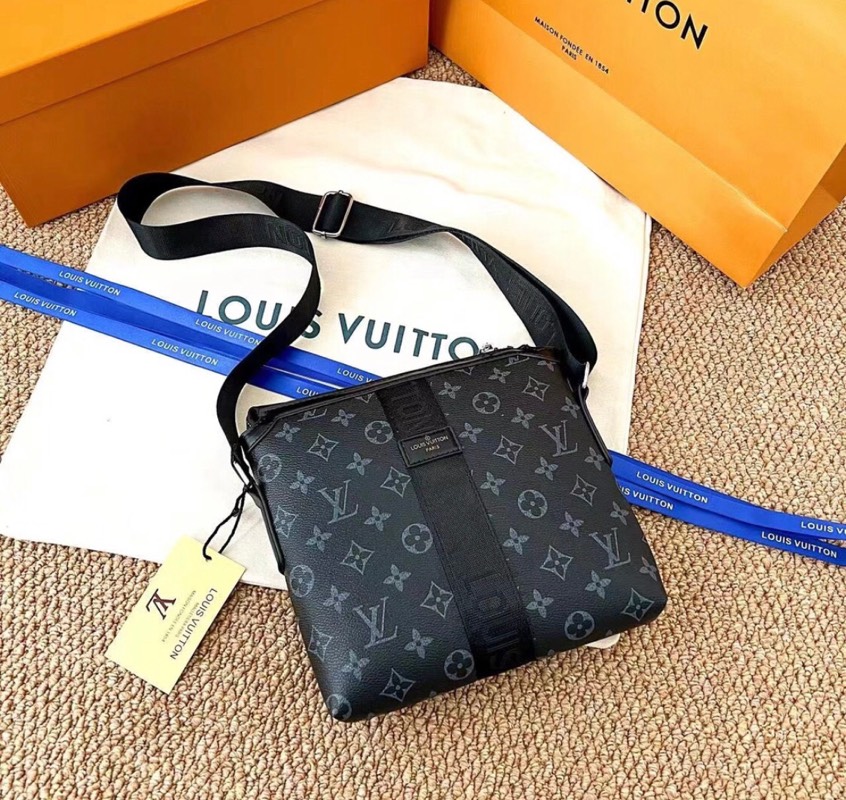Bolso Louis Vuitton negro en Viña del Mar