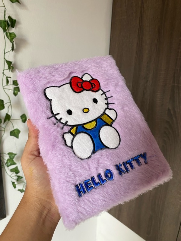 CUADERNO PELUCHE HELLO KITTY