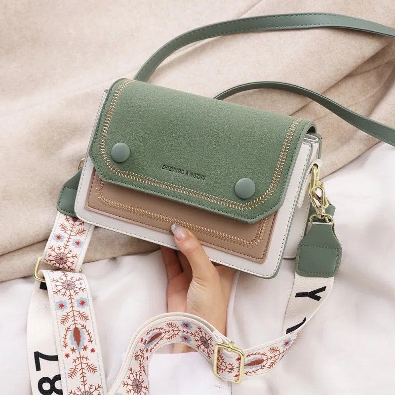 Bolso style gamuza verde✨