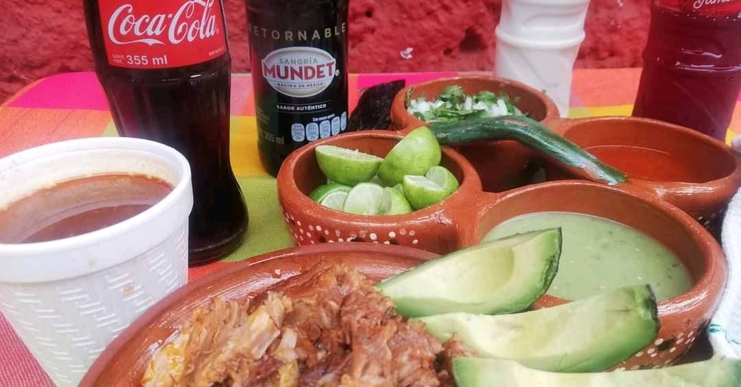 Medio kilo de birria de res en Morelia