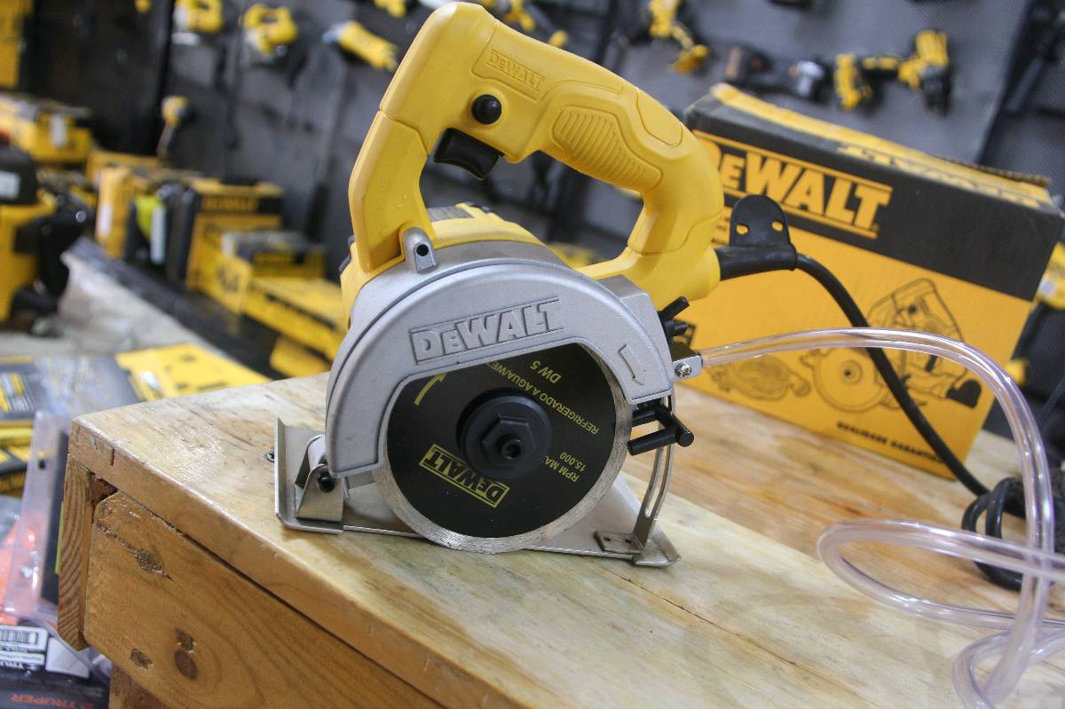 CORTADORA DE LOZA 4" DeWalt DW862W