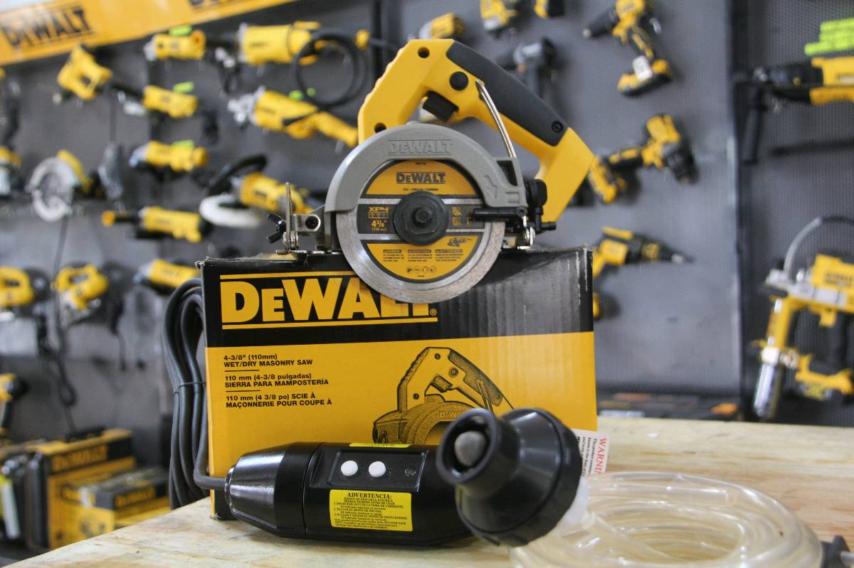 Cortadora de loza 4-3/8 DeWalt  De860W