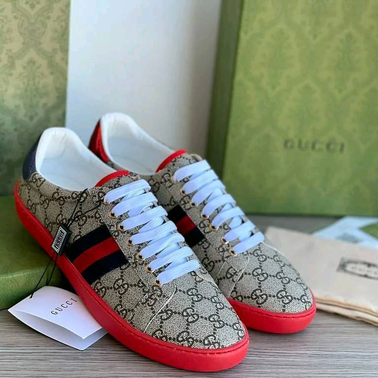 Ténis gucci store