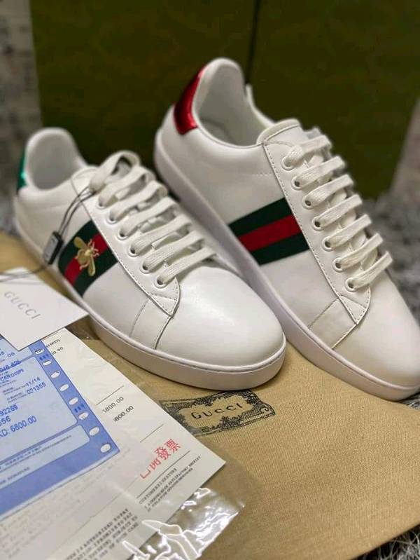 Tenis abeja gucci store