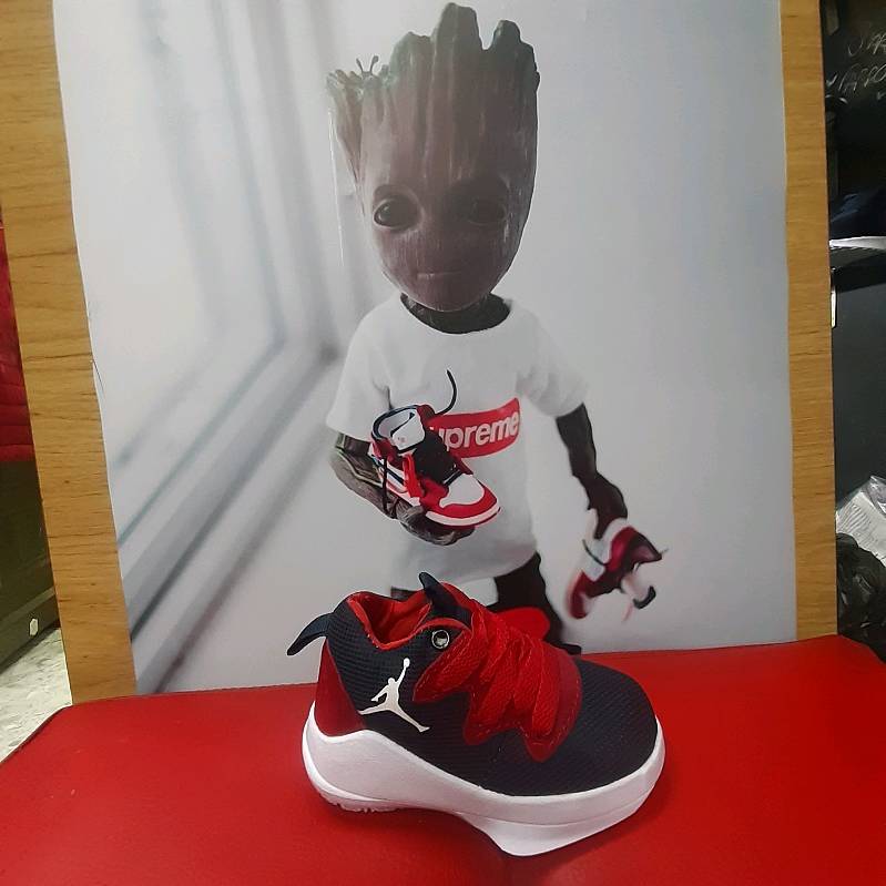 Jordan store niño precio
