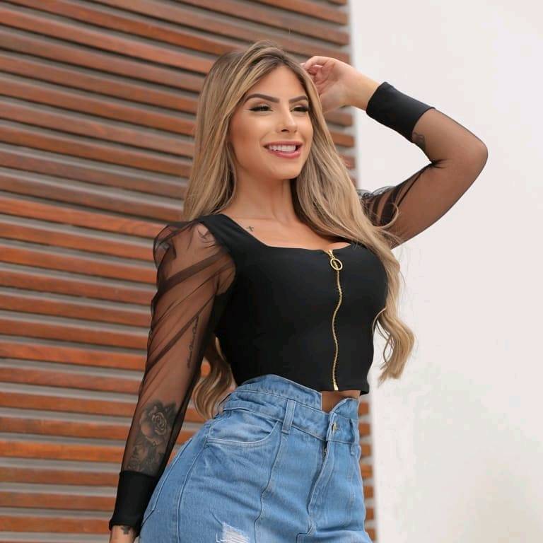 Blusa con 2025 manga de tul